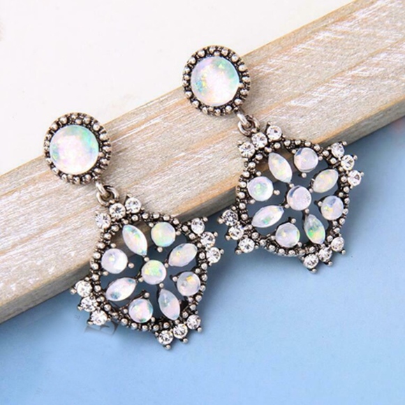 Rhinestone Dangle Earrings Silver Color Alloy-NWOT - Picture 3 of 5